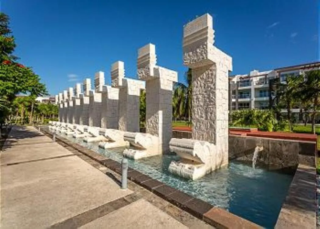 Condo Beach Front 2Br 3Bath Family Big Pool Jacuzzi Tenis Gym Spa Playa del Carmen Apartmán