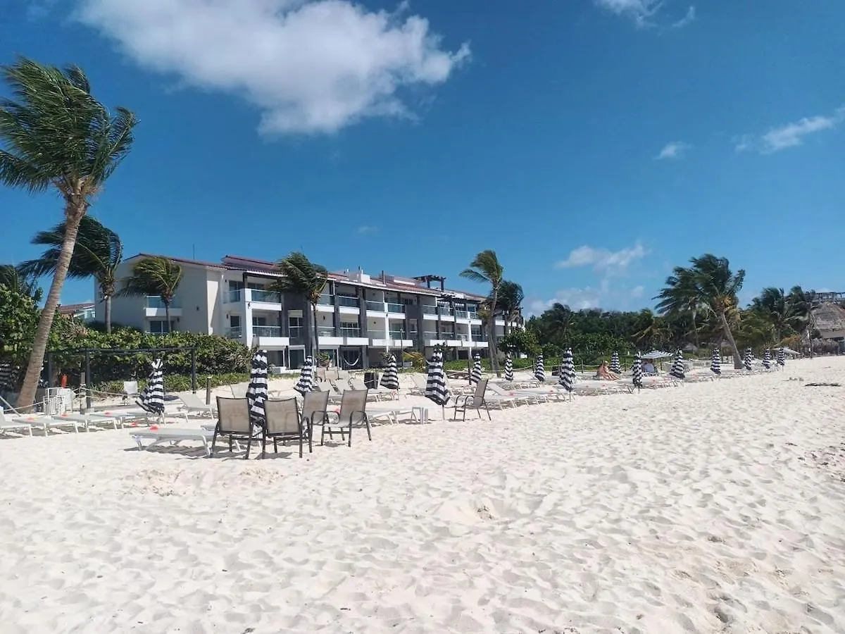 Condo Beach Front 2Br 3Bath Family Big Pool Jacuzzi Tenis Gym Spa Playa del Carmen 0*,  Mexiko